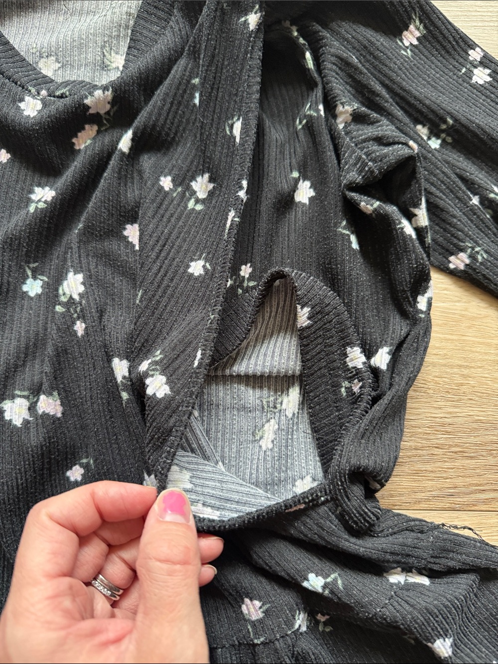 Latched Mama 3/4 Sleeve Babydoll Nursing Tee in Carbon Bouquet - Picture 4 of 8